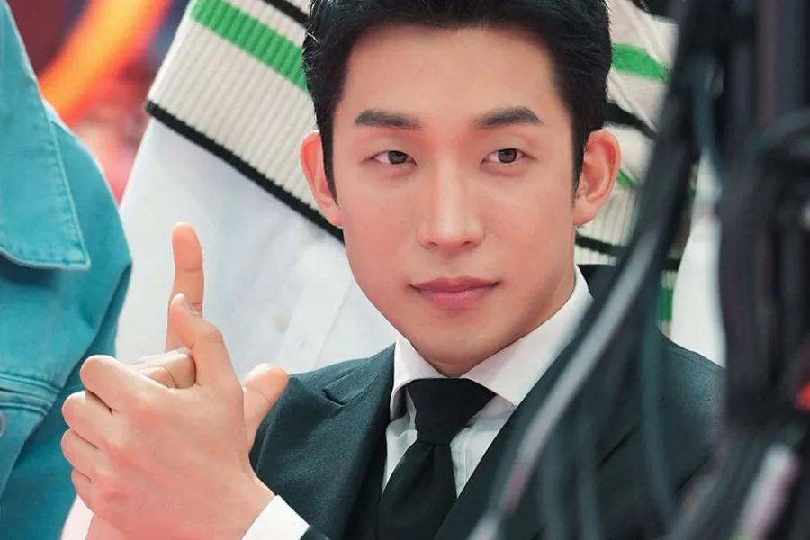 Lee Sang-yi’s ‘Dance DNA’ Shocks In ‘The Legend of Kitchen Soldier’ B-Cuts: “Does He Really Dance This Well?”