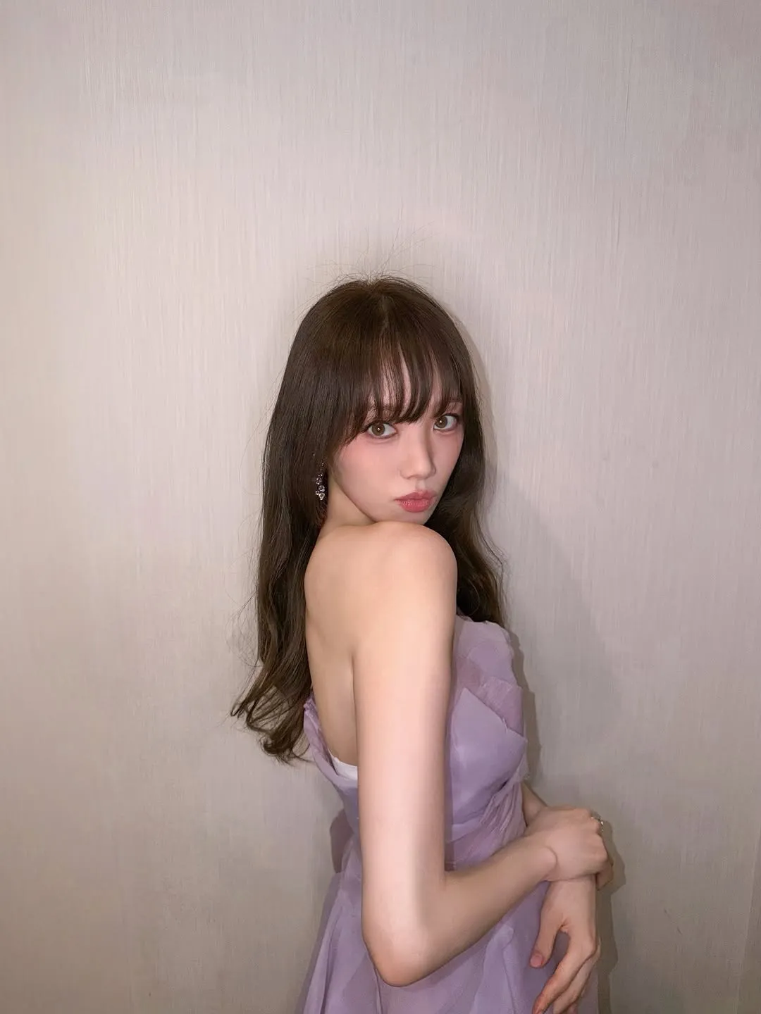 Lee Sung-kyung's 'Sparkling' visuals captivate Japanese fans after 'Best Character' win