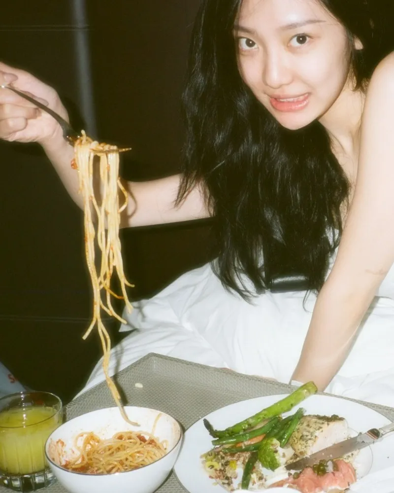 aespa’s Ningning Goes Viral For Her Unique Charm — “Model-Like Visuals”