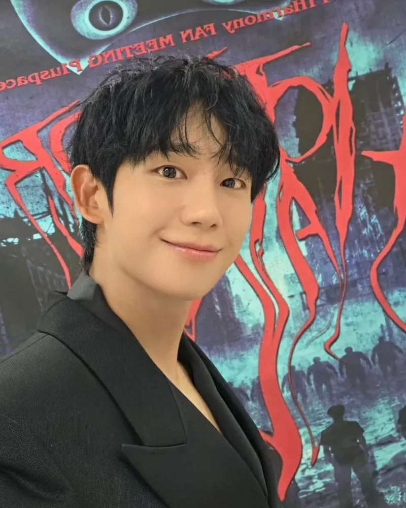 38-year-old Jung Hae-in Calls Himself an 'Ajusshi' — Fans Say "Not Even Close"