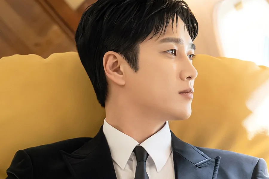 'Flex x Cop 2': Ahn Bo-hyun é flagrado em jato particular ultraluxuoso; caimento do terno rouba a cena