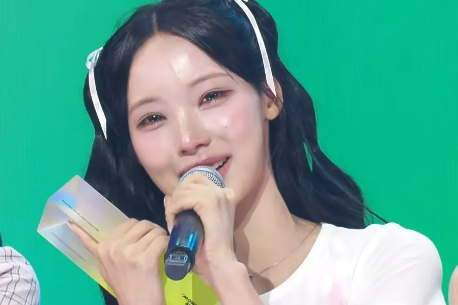 Licenne lần đầu giành No.1 trên show âm nhạc, 'Pretty Girl' lên ngôi