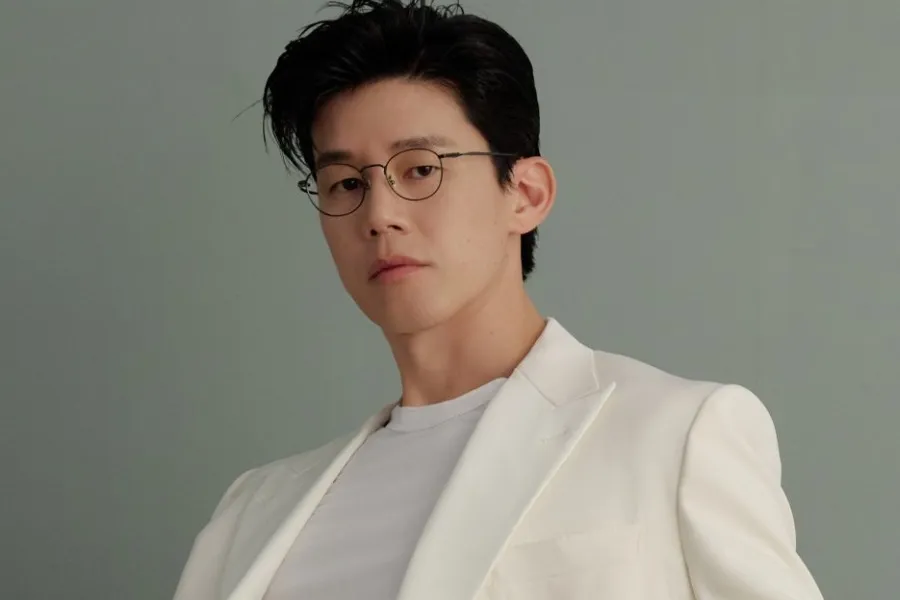 ‘Teach You a Lesson’ star Kim Mu-yeol announces first-ever fan meeting after 27 years — “Hope there’s a seat for me”