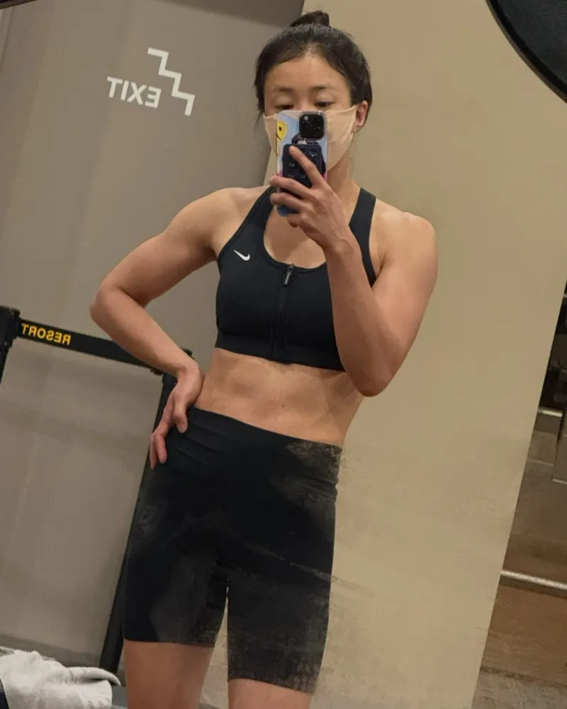 Lee Si-young