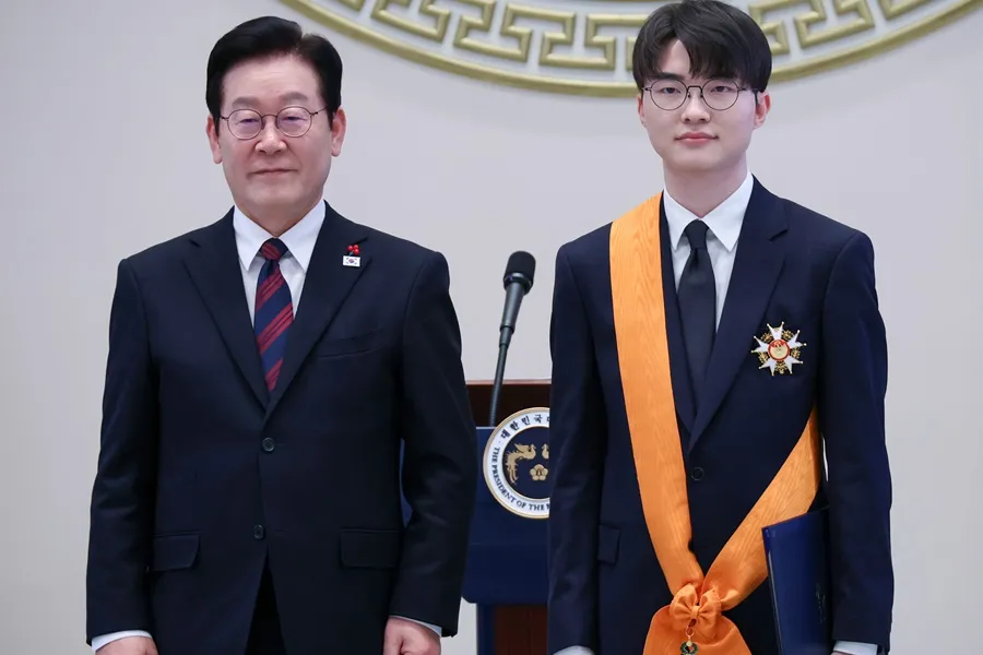 역시 대상혁!…'페이커' 이상혁, e스포츠 최초 '체육훈장 청룡장'