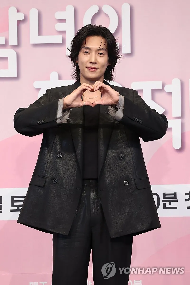 ซีรีส์, ซีรีส์วันเสาร์-อาทิตย์, JTBC, การพบกันอย่างมีประสิทธิภาพของชายโสดหญิงโสด, อีกีแทก, ฮันจีมิน