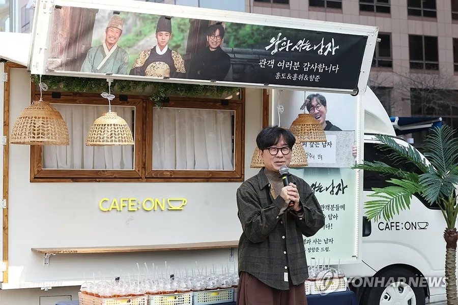 喝上張恒俊請的咖啡吧…《與王同住的男人》破千萬紀念活動舉行