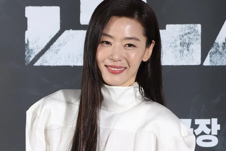 「群体」チョン・ジヒョン「久々の映画復帰にワクワク、ヨン・サンホ監督の“ガチファン”」