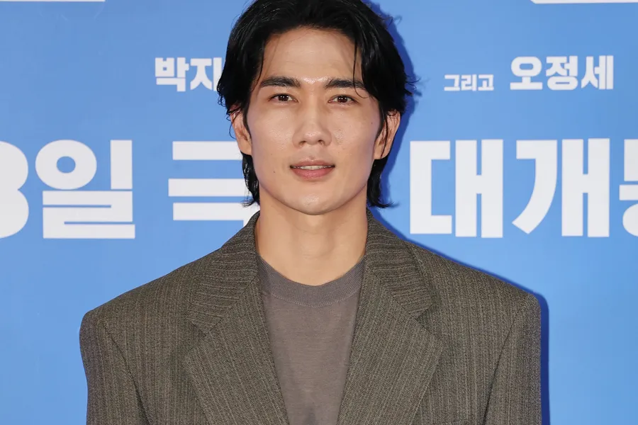 「ワイルドシングス」オム・テグ、「極内向型」の大胆変身　「カン・ドンウォンを信じて挑戦」