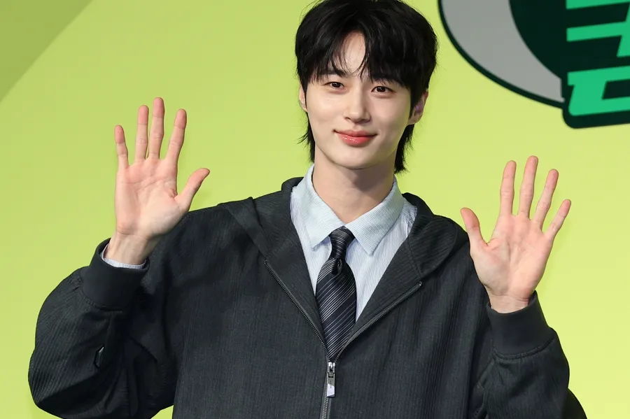 Byeon Woo-seok Issues Fresh Apology Over 'Perfect Crown' History Controversy at 'Yoo Jae-suk Camp' Event: "Truly Sorry About the Recent Issue"