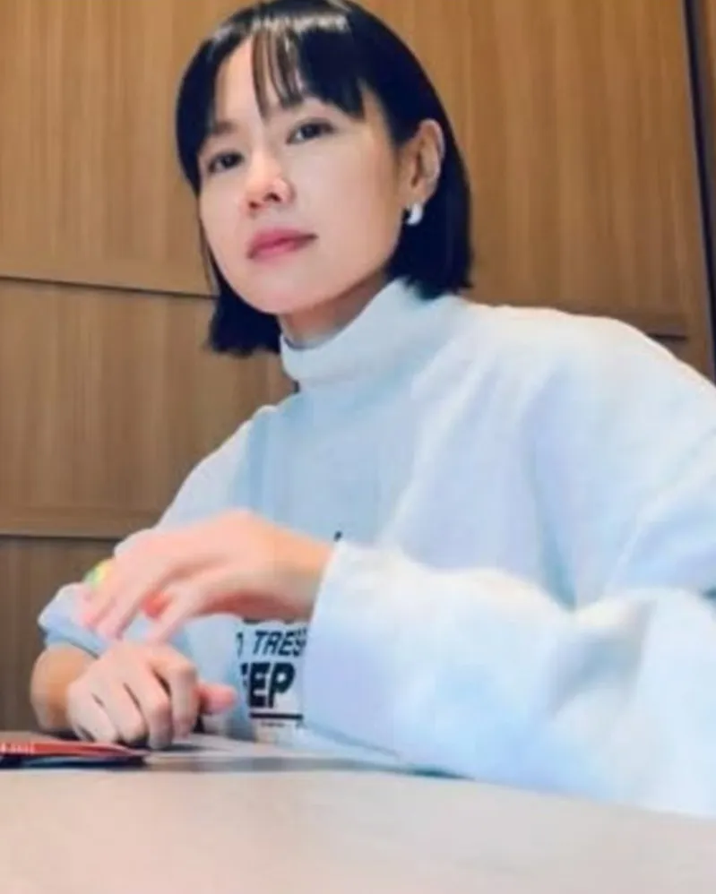 ソン・イェジン, インスタグラム, スキンケア, ファンの反応, スタイル