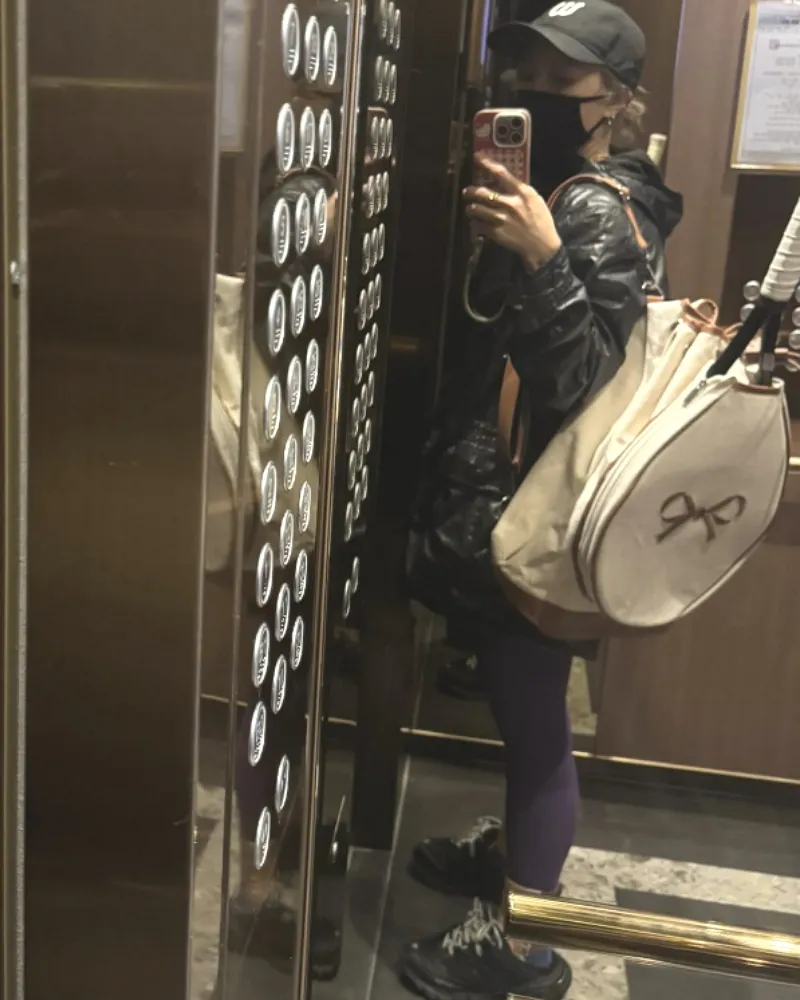 No se puede ocultar con una máscara… Shin Bong-seon sorprende a los fans con su nueva figura