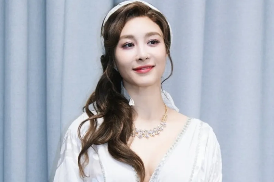 Asegura que no fue intencional... Ock Joo-hyun, remitida a la fiscalía por operar una agencia sin registro