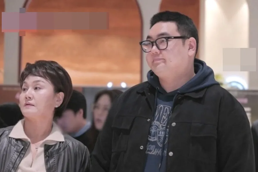 「"高価格"の卵殻番号4番から軍法問題へ…イ・ギョンシルの卵をめぐる余波、廃業で幕」