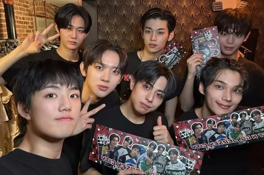 EVNNE se reconfigura como quinteto; Yoo Seung-eon y Ji Yun-seo confirman su salida del grupo