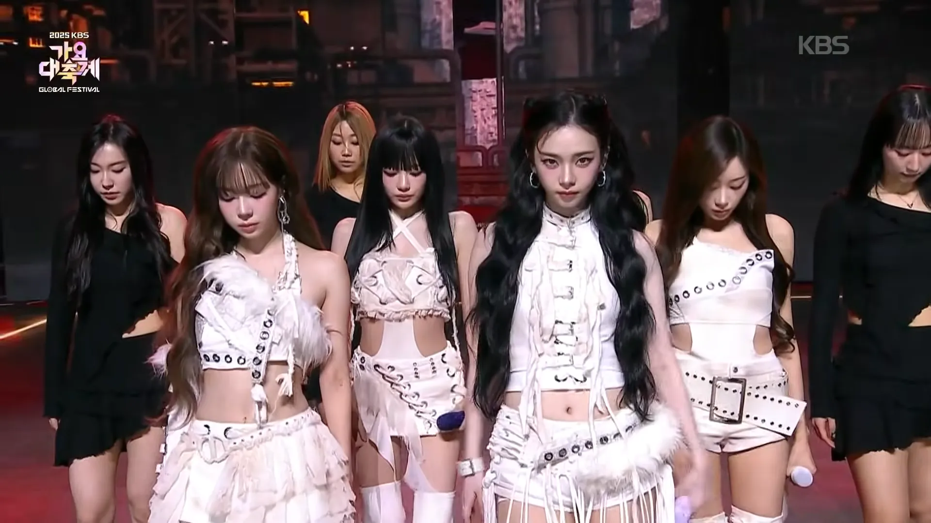 에스파, 가요대축제, 더티 워크, 리치 맨, 카리나, 지젤, 윈터, 닝닝, 타투, 장갑, 정국, 열애설