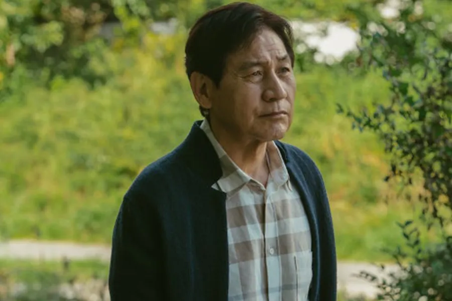 '영화계 대부' 안성기 별세, 입원 6일만…향년 74세