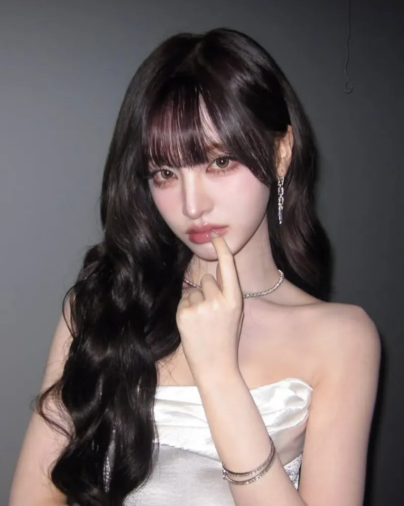 화려한 이목구비+강렬한 눈빛…'아이브' 리즈, 빛나는 매력 발산