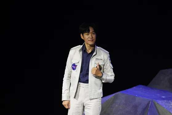 연극, 뮤지컬, 1인극, 2인극, 엘시노어, 비하인드 더 문, 유준상, 정문성, 고훈정, 고상호, 허영손, 김경록, 박주혁, 강은빈, 김기택, 신은호