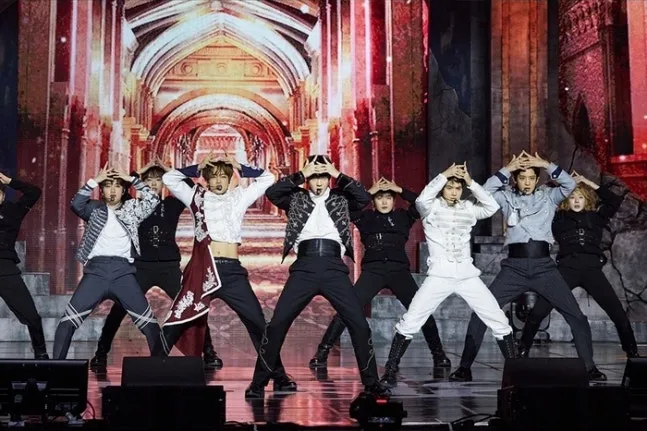 엑소, 원어스, 킥플립, 에이엠피, 티엔엑스, 모모랜드, 신곡핫클립, 그룹, 밴드