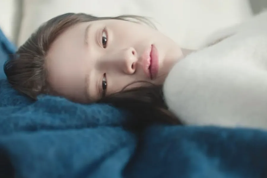 「雰囲気がすごい」と話題、IVE アン・ユジン「Coming Soon」ティザー映像