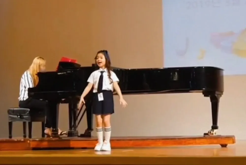 KIKI, estética, MV, Delulu Pack, 404 (New Era), video musical