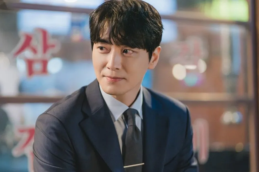 Lee Jun-hyuk se pone la sotana por primera vez en su carrera: será sacerdote exorcista en el thriller ocultista 'Gakseong'