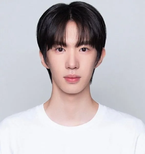 Ha Min-gi, Modenberry Korea, Air Hundred, tteokbokki, debut