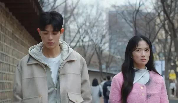 วันนี้ขอเป็นมนุษย์, คิมฮเยยุน, โรมอน, ซีรีส์, กูมิโฮ