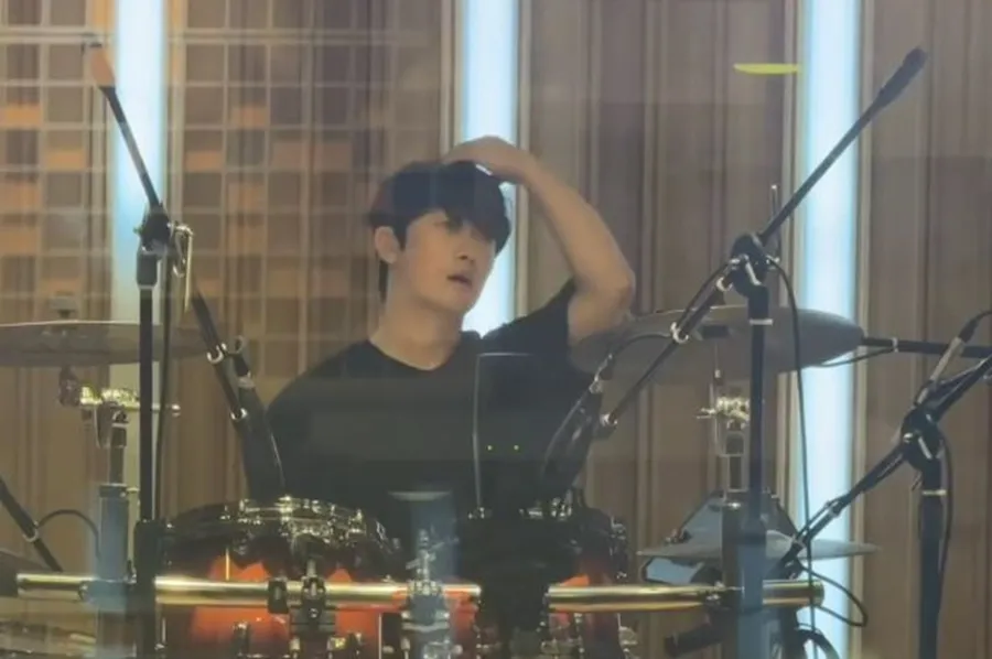 Muito se assustaram? Choi Minhwan, do FTISLAND, atualiza o estado após desmaiar durante show