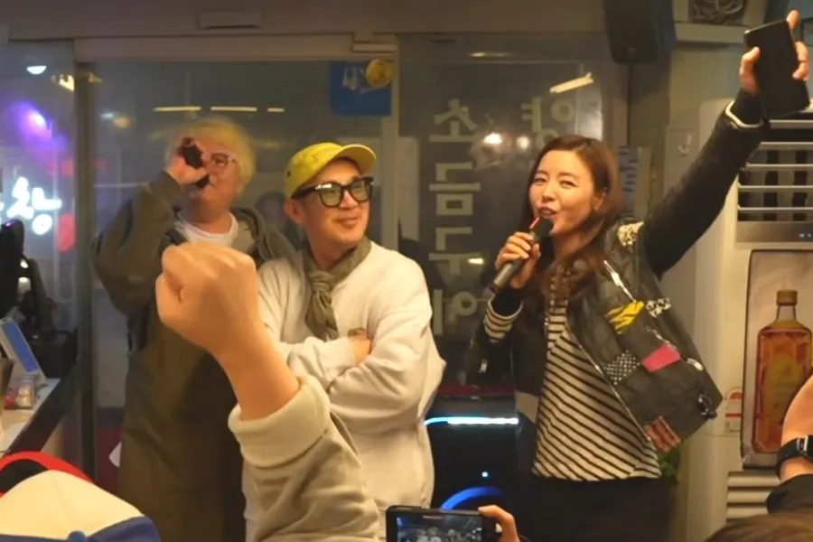 De encontro de fãs em restaurante à fiscalização da prefeitura... polêmica sobre o estabelecimento de Kim Gyuri e Lee Haneul se espalha