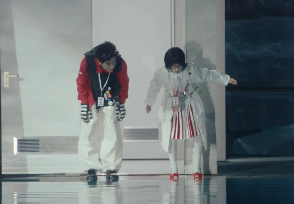 HYBE, ADOR, ปรัชญา, NewJeans, แบรนด์ฟิล์ม