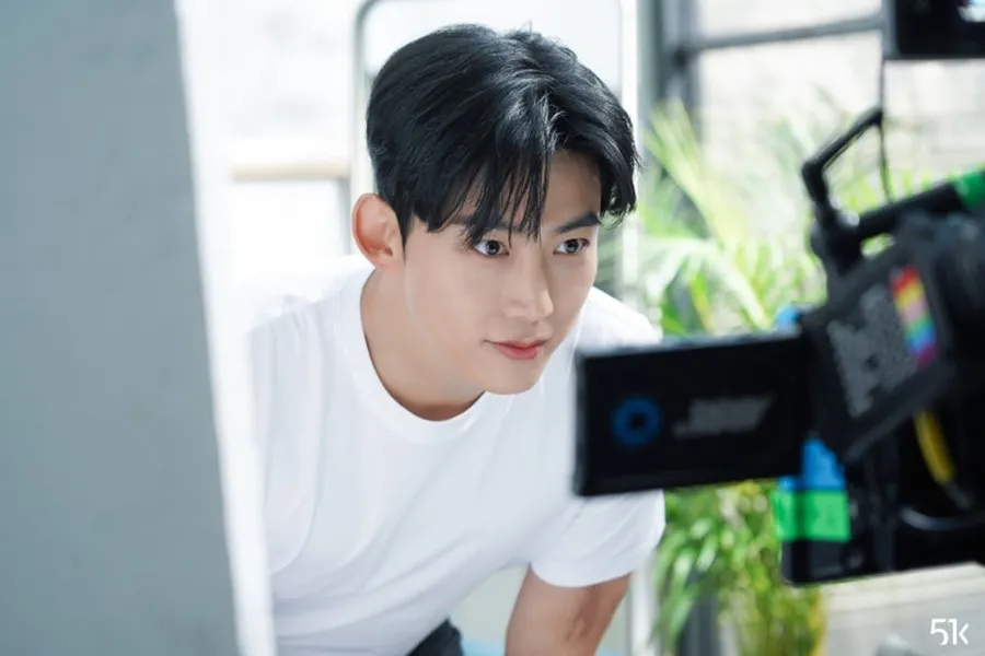 Ok Taecyeon Reportedly To Marry Longtime Girlfriend On April 24 — Agency Says Date Unconfirmed