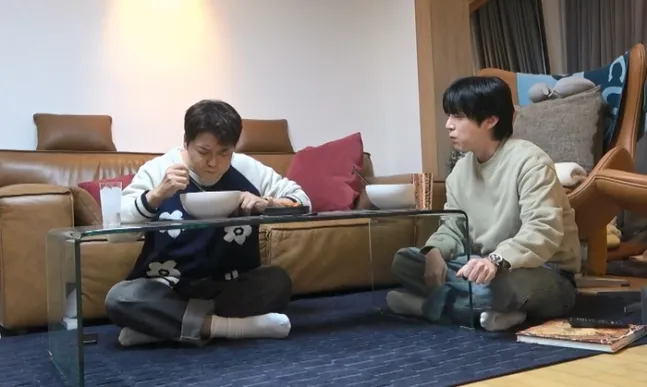 全炫茂, 安宰賢, 我獨自生活, 義賣會, 烤箱, 配送, 名牌