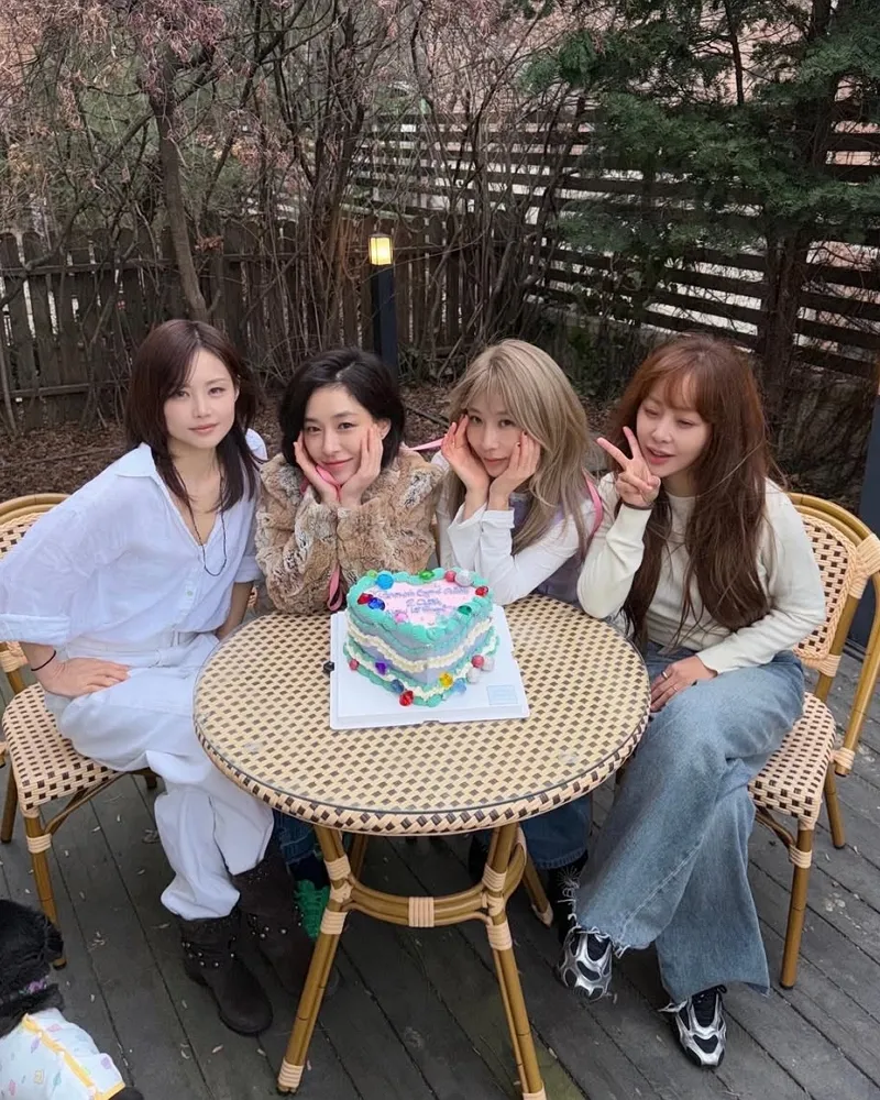 Brown Eyed Girls出道20周年“完全体”合体，持续自肃的佳仁也现身