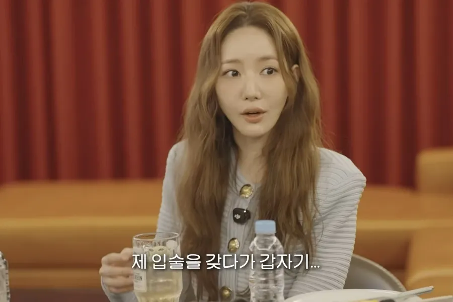 说是“吻戏新生儿”……朴敏英公开魏嘏隽吻戏幕后