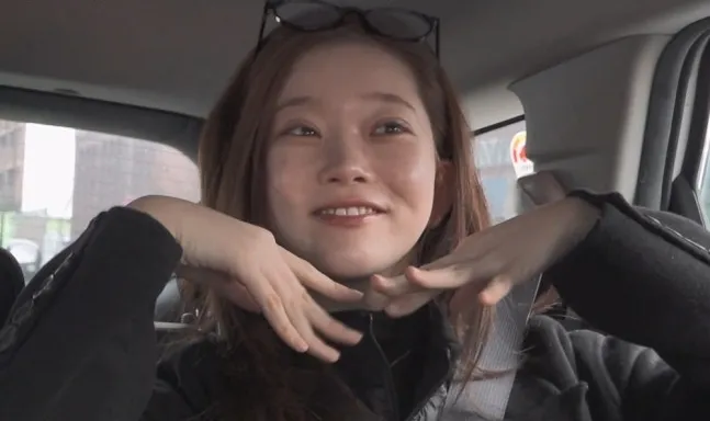 Tsuki, I Live Alone, pintura, hobby, ateliê de arte, donburi, culinária