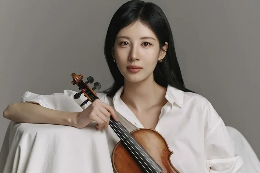 Em meio à polêmica de 'privilégio de celebridade', como foi a apresentação de Seohyun como solista de violino?