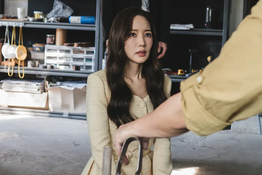 《塞壬》朴敏英為何下跪？…突發緊急狀況