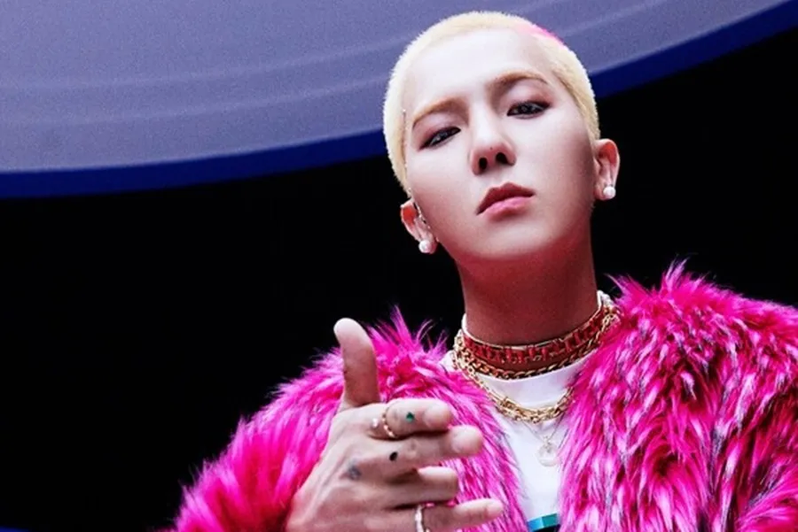 捲入服役不實疑雲的宋旻浩，延後開庭後…被目擊出席試映會