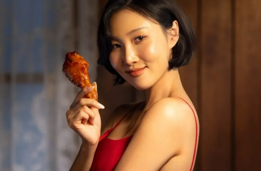 Hwasa apuesta por el pollo frito