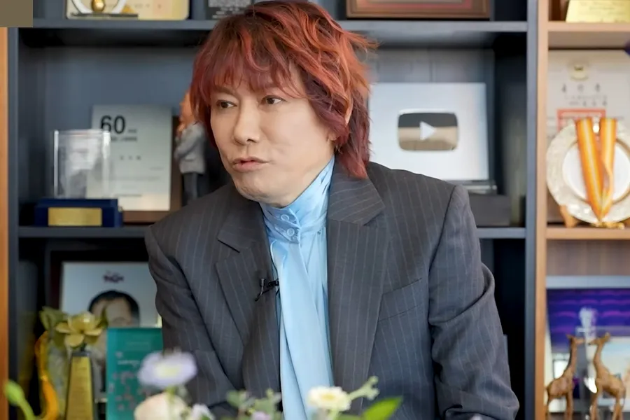 ช่วงเวลาแห่งความขาดแคลนและหลงทาง…เรื่องราว “ชีวิต” ที่คิม จางฮุนยืนหยัดไว้ด้วยดนตรี