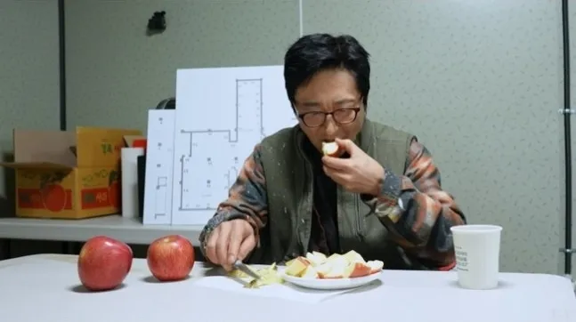 朴新阳, 便当店, 工作室, 集装箱, 生活