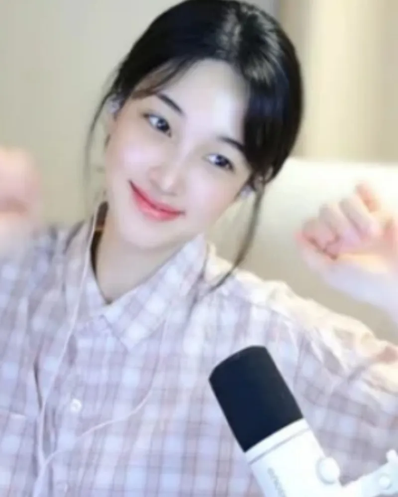 与崔敏焕离婚的律希，转型做TikTok博主：要是有男朋友就好了