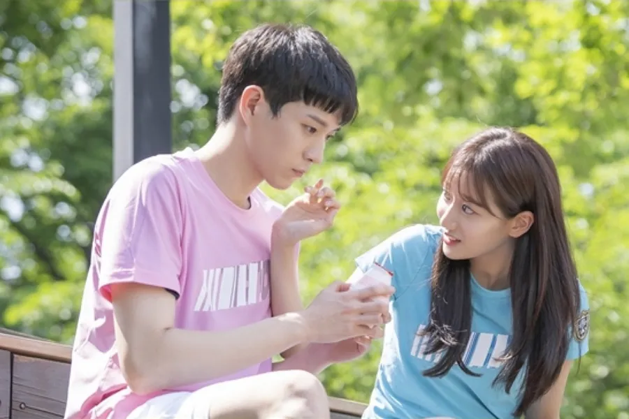 Kim Young-dae belanja bareng Lee Na-eun jelang wamil?… Dugaan pacaran mencuat