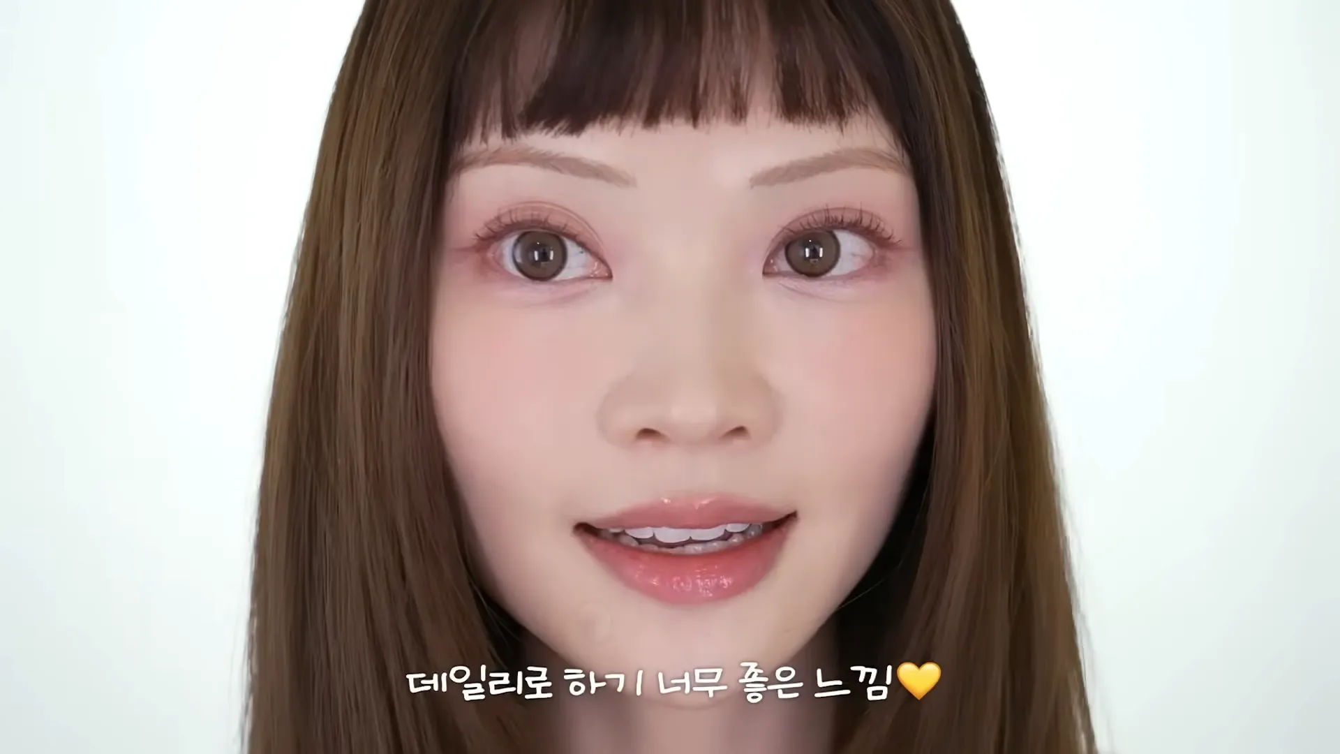 maquiagem de primavera, Jung Saem Mool, cushion, Luna, corretivo, EGLIPS, sobrancelhas, Dasique, paleta, WAKEMAKE, delineador, Coral Haze, tint labial, 2aN, blush, Make Up For Ever, pó, Clio, CORINGCO, cílios postiços