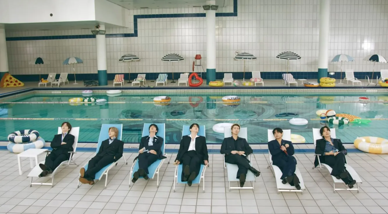 BTS, Poolside live clip, BTS, SWIM