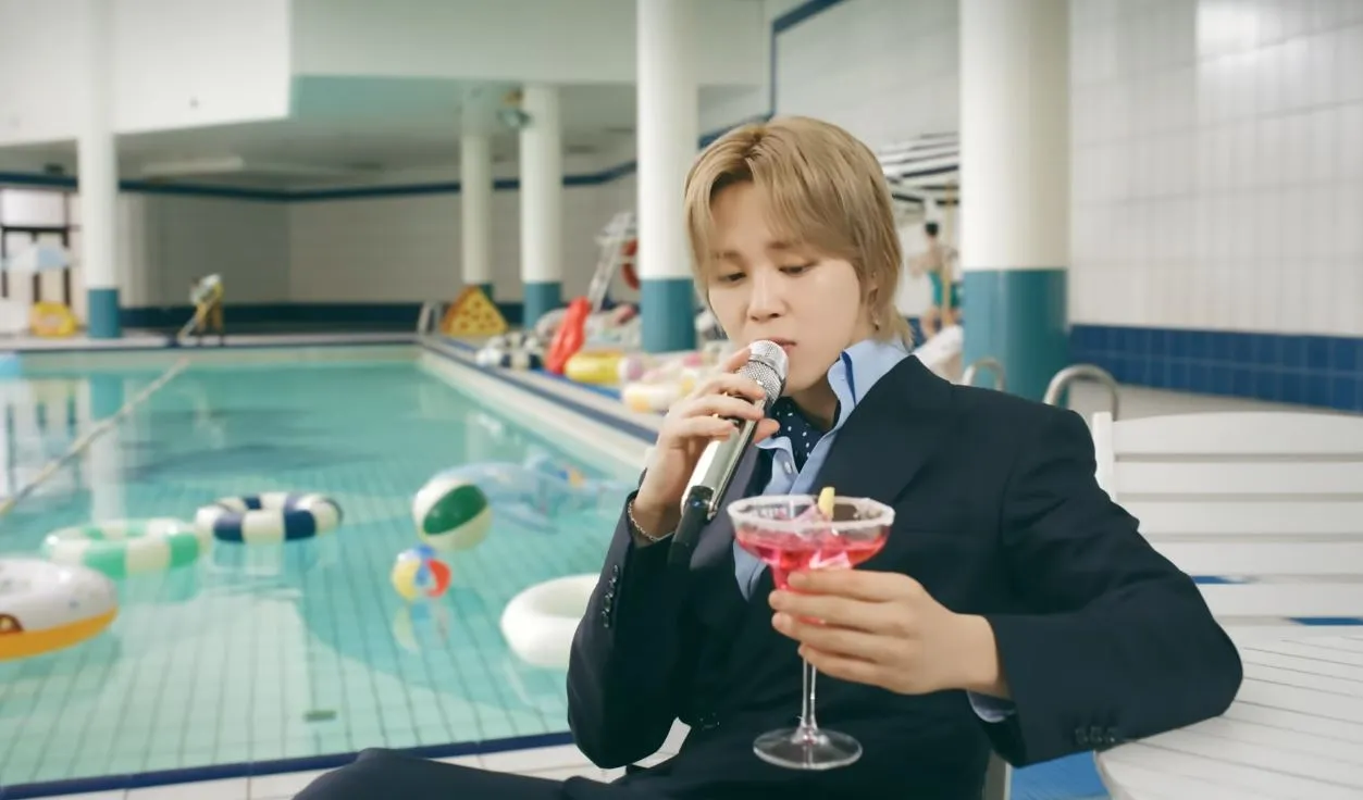 BTS, Poolside live clip, BTS, SWIM
