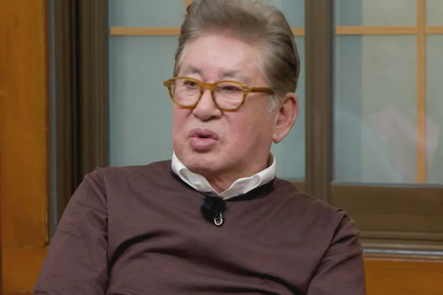 “Ông bố 79 tuổi” Kim Yong-gun trải lòng về việc chăm con lúc xế chiều: “Đứa trẻ đâu có lỗi”