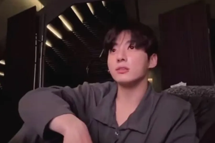 Jungkook BTS klarifikasi kontroversi ‘gestur jari tengah’… “Maaf kepada ARMY”